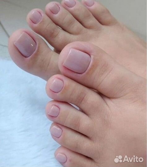Маникюр /педикюр в салоне. ТЦ 