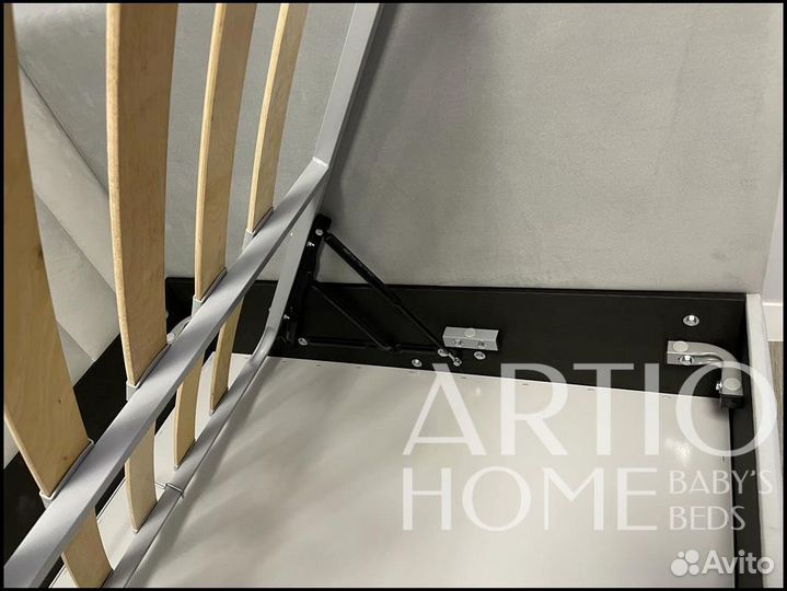 Детская кровать с мягкой спинкой
