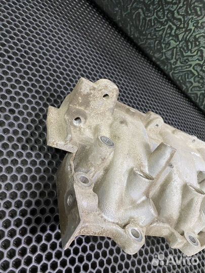 Впускной коллектор (маталл) Nissan almera g15 K4M