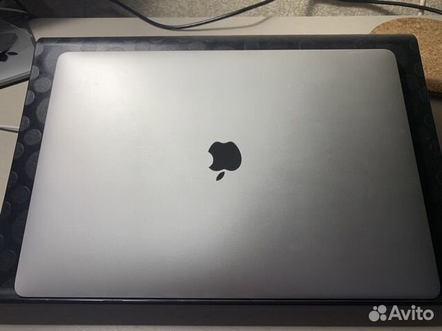 Macbook pro 15 2018 (i7/16/256)