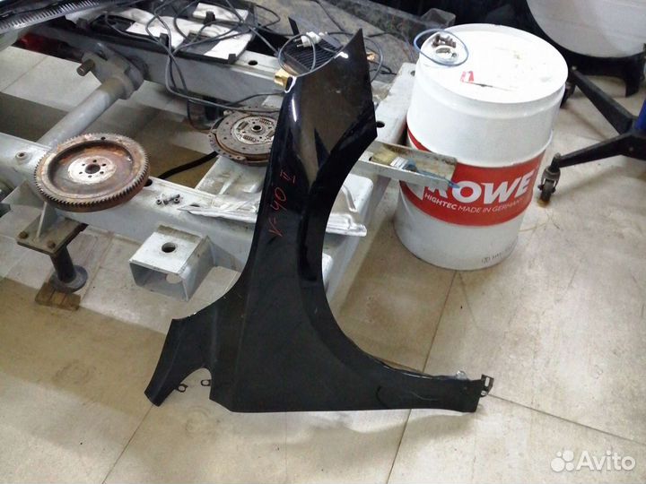 Крыло переднее правое на Volvo V 40 2