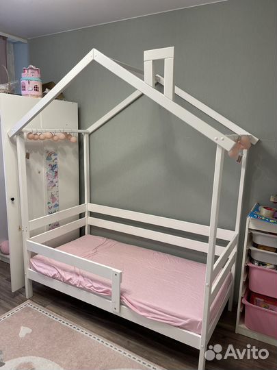 Детская кровать домик