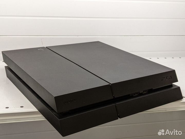 Игровая приставка Sony PlayStation 4 + 2 геймпада