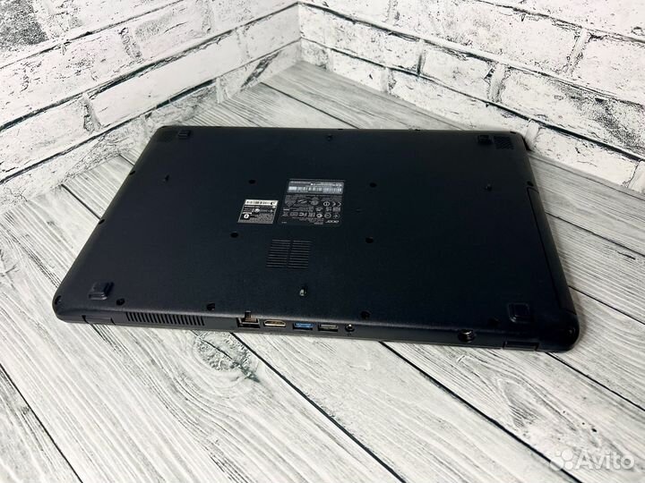 Офисный ноутбук Acer