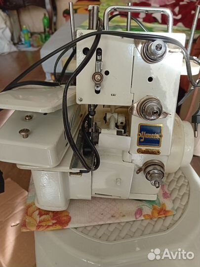 Оверлок промышленный