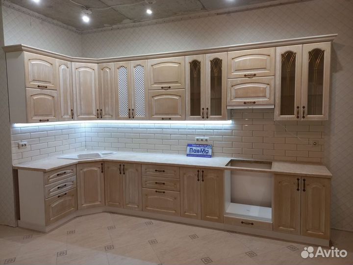 Классические кухонные гарнитуры