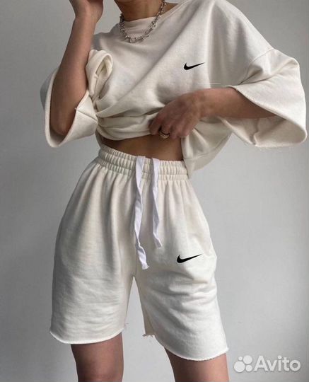 Костюм спортивный