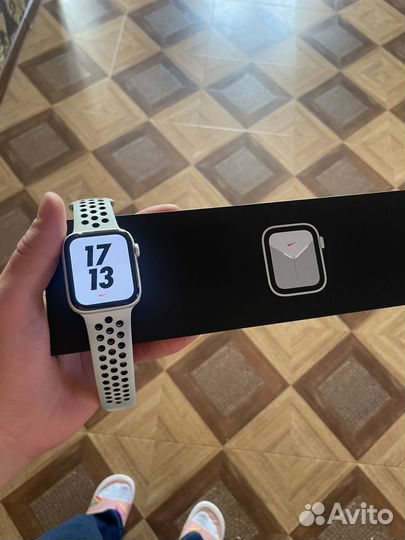 Apple Watch se 44mm nike edition