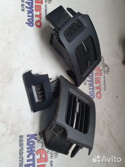 Обшивка салона Toyota Prius хэтчбек iiixw30 1.8