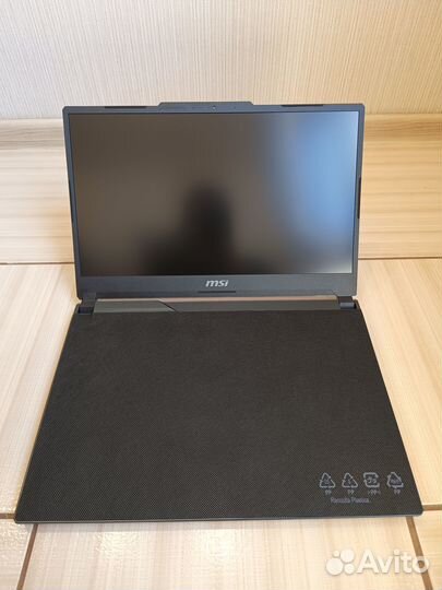 Новый Игровой ноутбук MSI Cyborg 15 A13VF-1223XRU