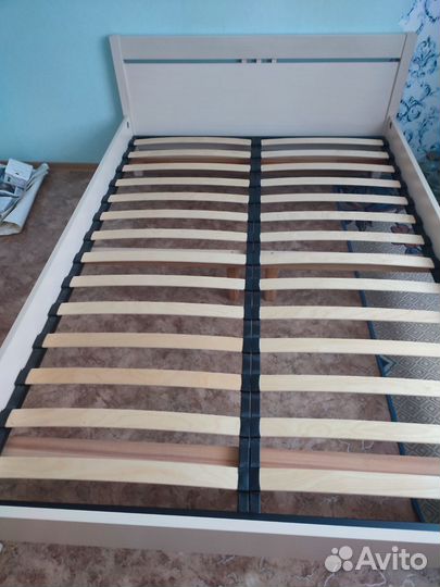 Кровать без матраса бу