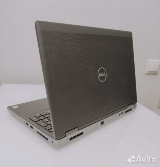 Dell Precision 7540 (i7 9850H, Quadro RTX 3000)