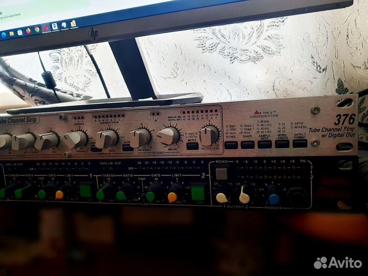Ламповый предусилитель dbx 376