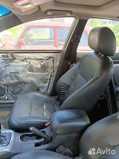 Разбираю Джили Эмгранд ес7