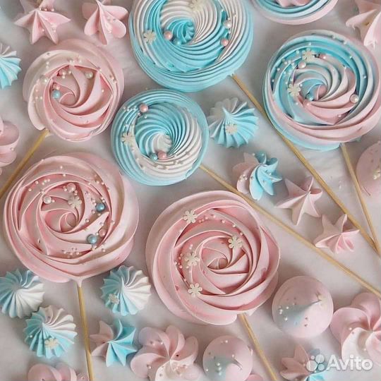 Леденцы на палочке и безе