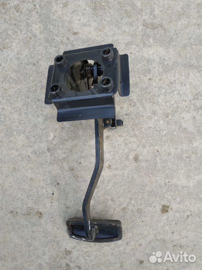 Педаль тормоза Hyundai Sonata 5 (2001-2012)