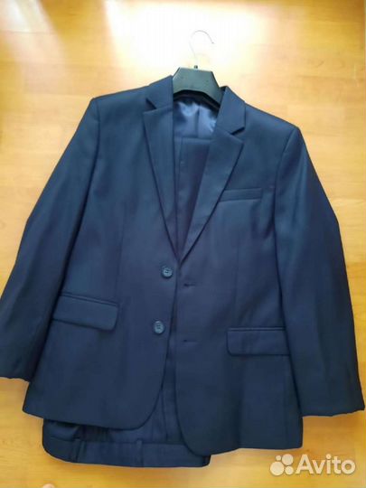 Костюм школьный в отличном состоянии, рост 158 -80