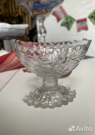 Вазочка старое стекло Европа
