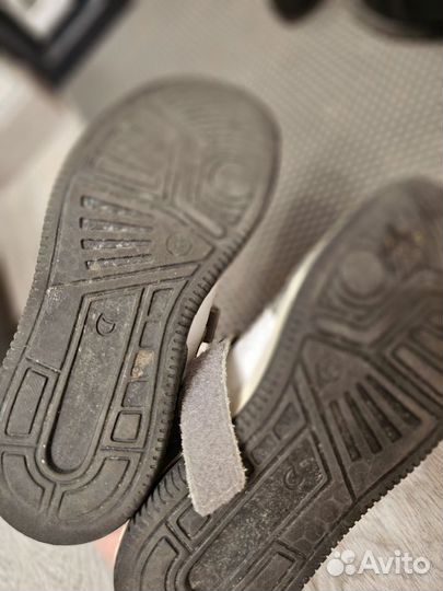 Кроссовки детские