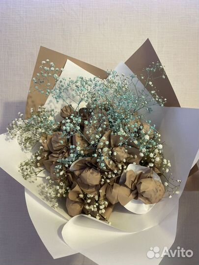 Сладкий букет из конфет и цветов