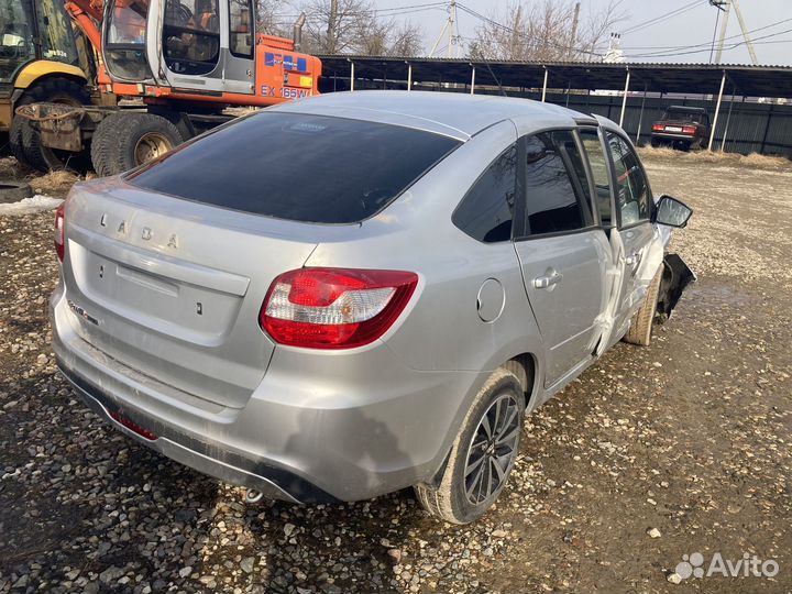 LADA Granta 1.6 МТ, 2024, битый, 5 000 км