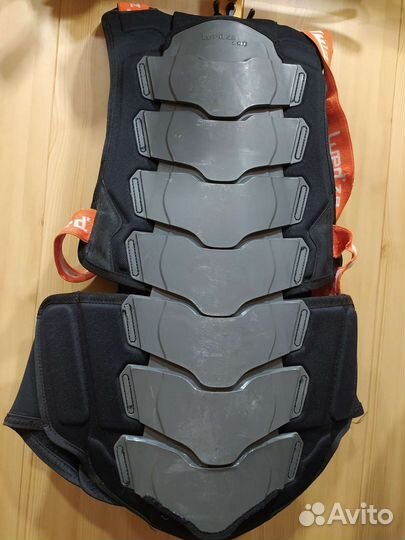 Защита спины горнолыжная