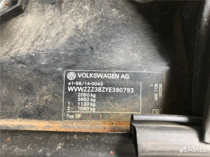 Разбор на запчасти Volkswagen Passat 5