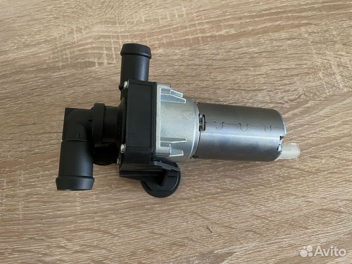 Дополнительная водяная помпа системы отопителя