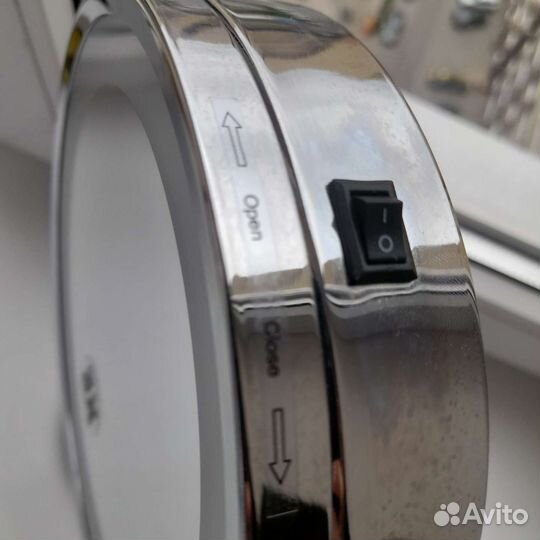 Зеркало косметическое с LED-подсветкой