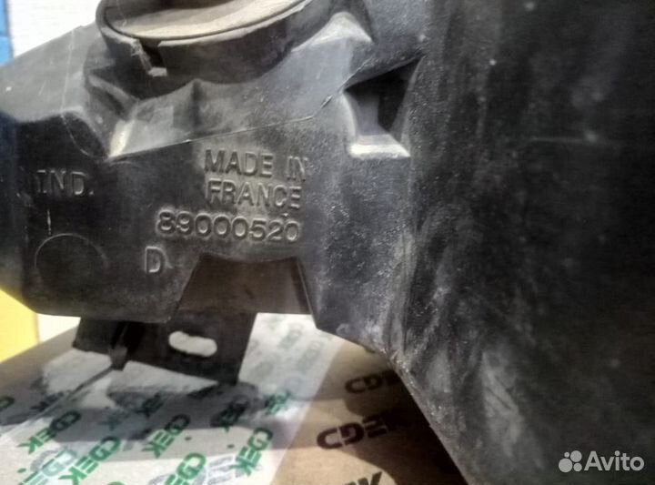 Фара передняя правая Peugeot 206