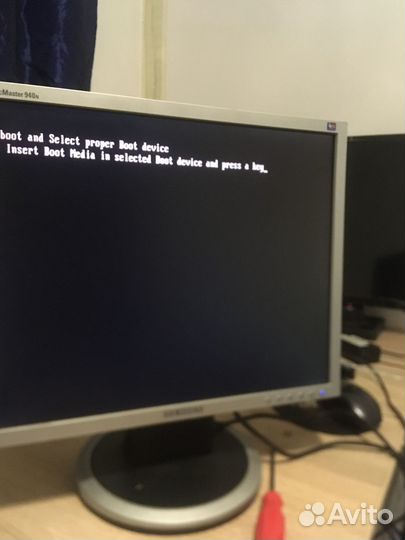 Монитор Samsung Syncmaster 940N