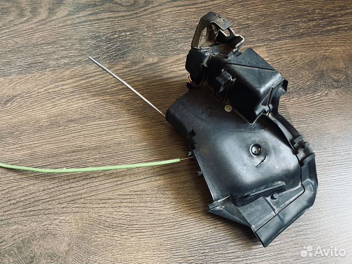 Замок передней правой двери BMW e38