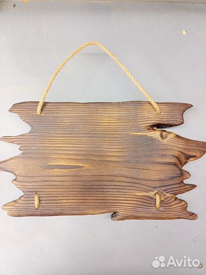 Деревянное панно с подковой