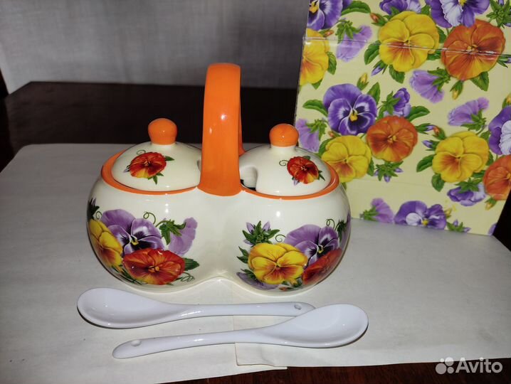 Солонки,перечница-керамика,кружки