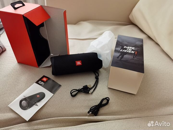 Беспроводная портативная колонка JBL