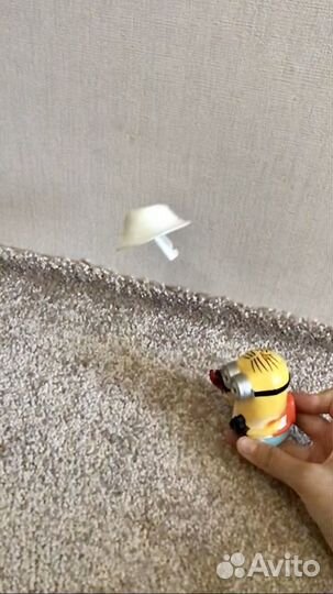 Игрушки из макдональдса хэппи мил.Миньон и Покемон