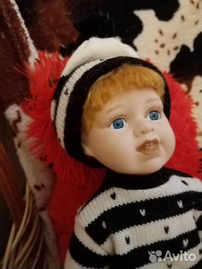 Кукла фарфоровая коллекционная