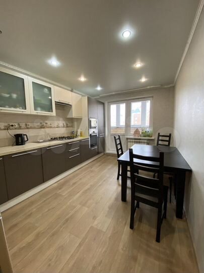 2-к. квартира, 69,5 м², 4/10 эт.