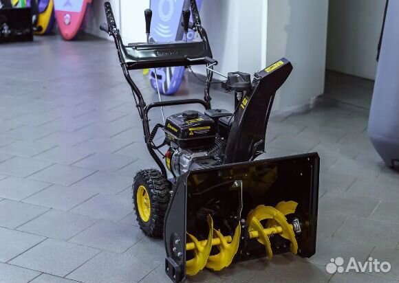 Снегоуборщик champion 661 ST витрина