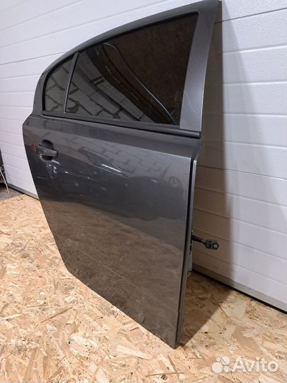 Дверь задняя правая Опель астра h седан