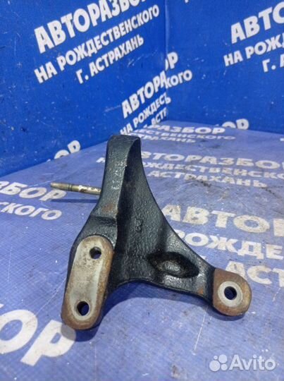 Кронштейн опоры двигателя Chevrolet Spark хэтчбек