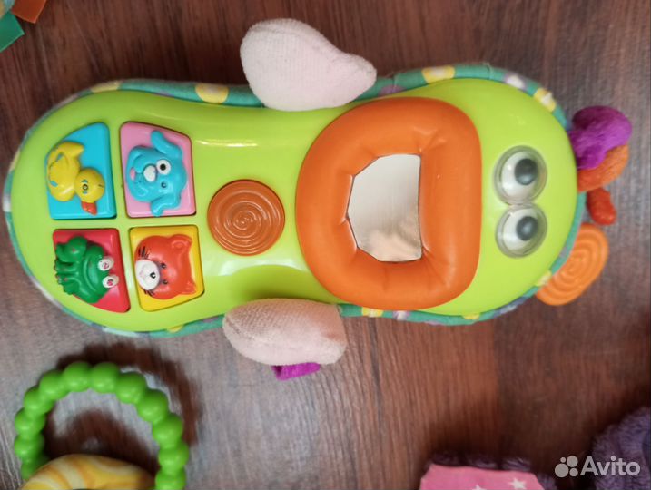 Развивающие игрушки для малышей пакетом 0+