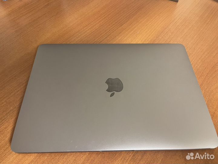 Mac book pro 2020 i5 16gb RAM 1TB