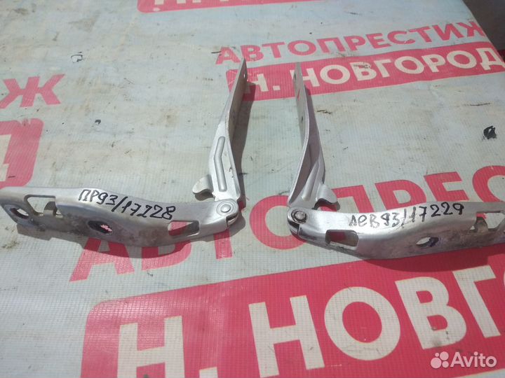 Петля капота Пежо 206