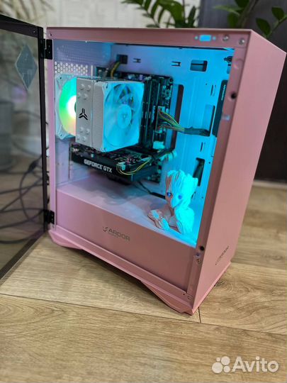 Розовый компьютер с Грутом и 1650