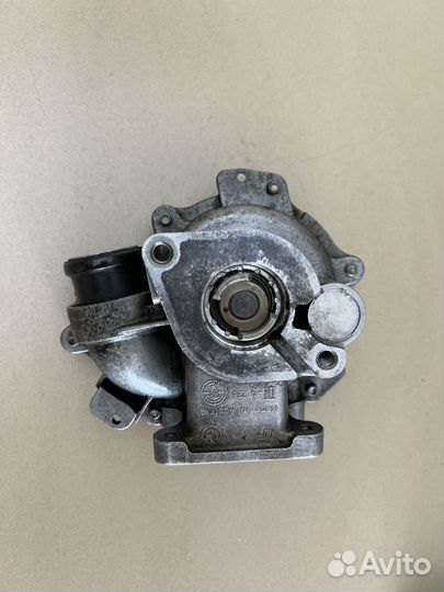 Помпа водяная BMW 3 E90