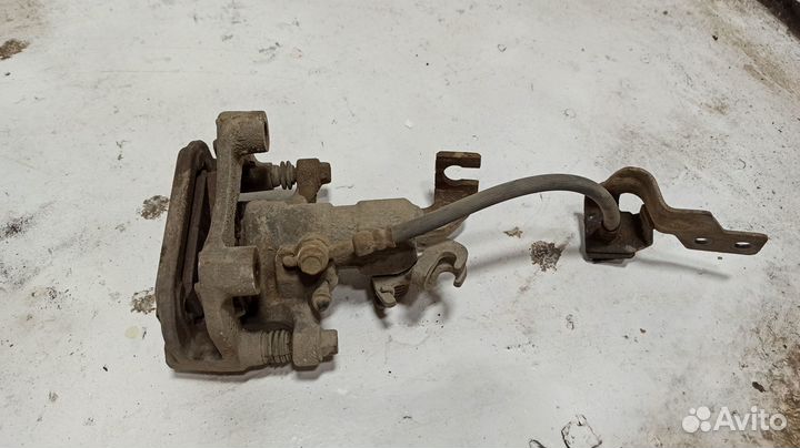 Суппорт задний Mazda 6 (2002-2012г)