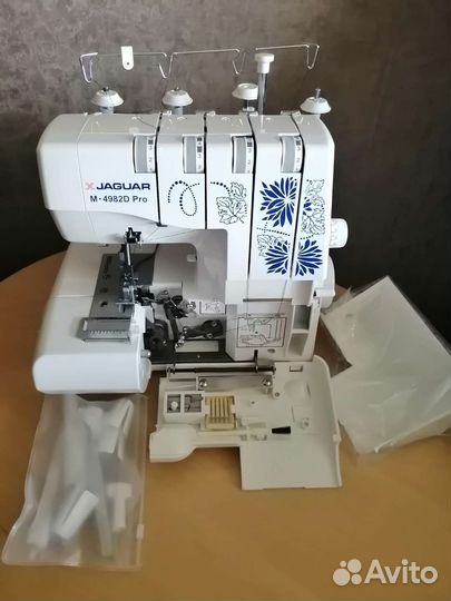 Оверлок Jaguar М-4982D Pro