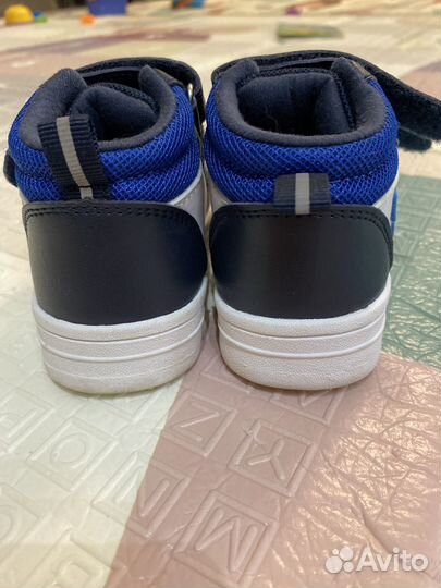 Кроссовки детские