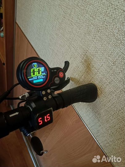 Электросамокат с сиденьем